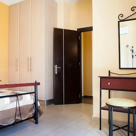 Villa Skala Sleeps 6 Pool Wifi *