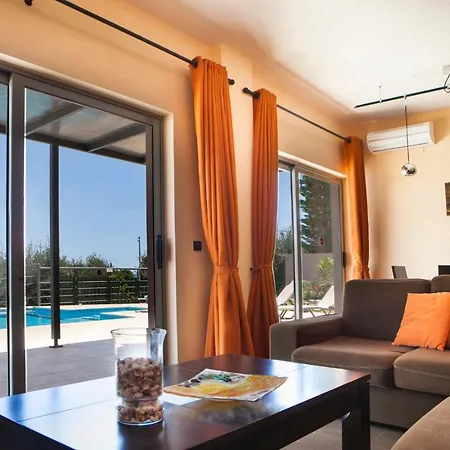 Skala Sleeps 6 Pool Wifi וילה *